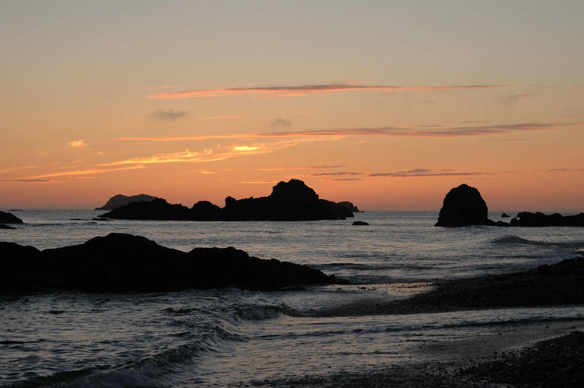 Oceanfront Lodge Crescent City Exteriör bild